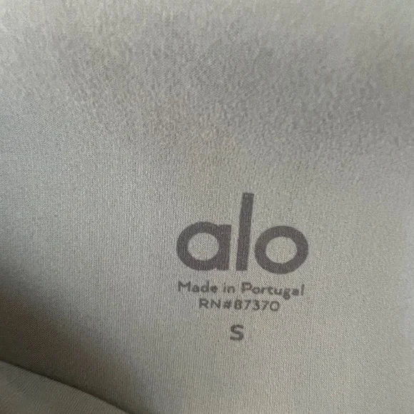 ALO YOGA GRAY RIPPED HIGH WAIST WARRIOR LEGGING - Picture 3 of 6